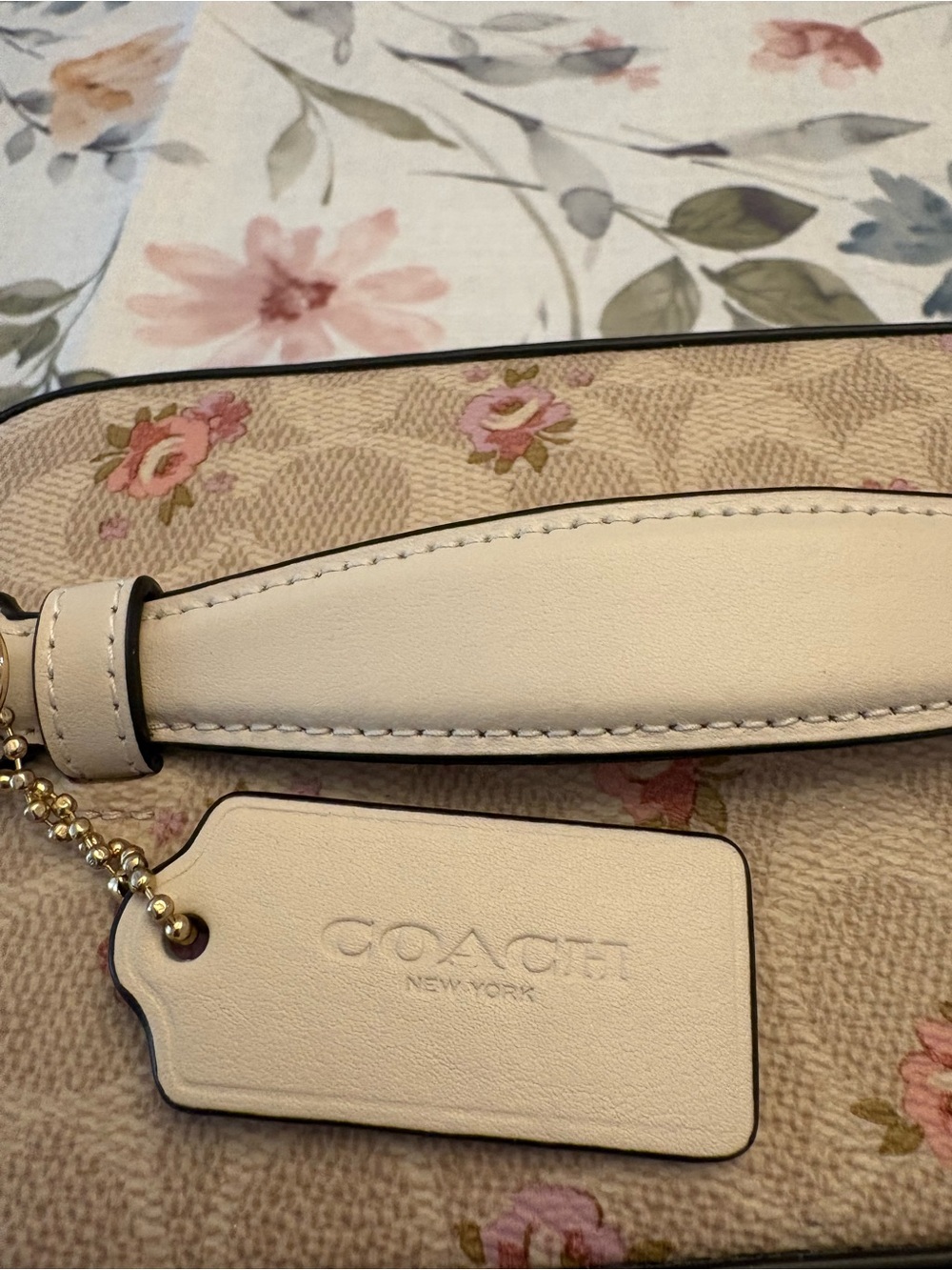 Coach Outlet Cosmetic Case In Floral Signature Canvas - Picture 5 of 8